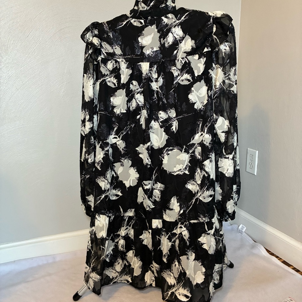 Entro Black & White Long Sleeve Dress - Picture 6 of 9
